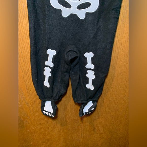 🎃 Infant Skeleton Costume – Size 12–18 Months – 2 Piece Set (Romper + Headpiece) - Picture 5 of 10